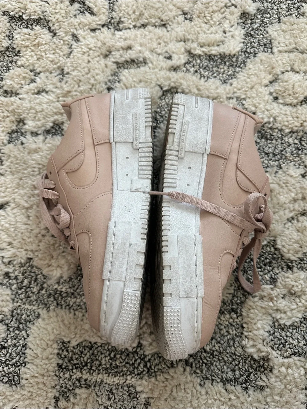 Nike Women's Air Force 1 Pixel in Particle Beige size 8.5